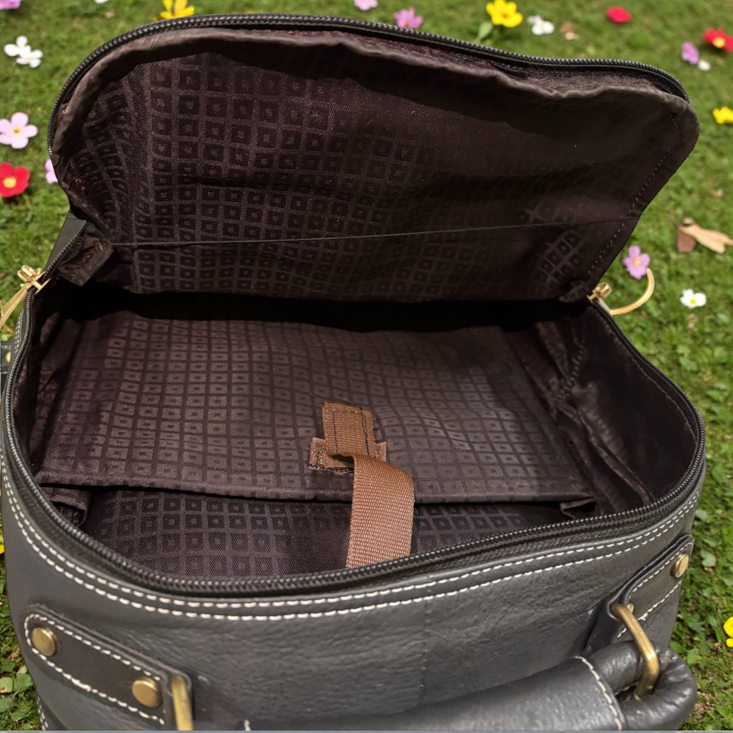 Men’s Genuine Leather Backpack with Laptop Compartment | Contrast Stitching & Brass Hardware | Multiple Organizer Pockets | Office, Travel & Business Use | Stylish Daypack (Black)