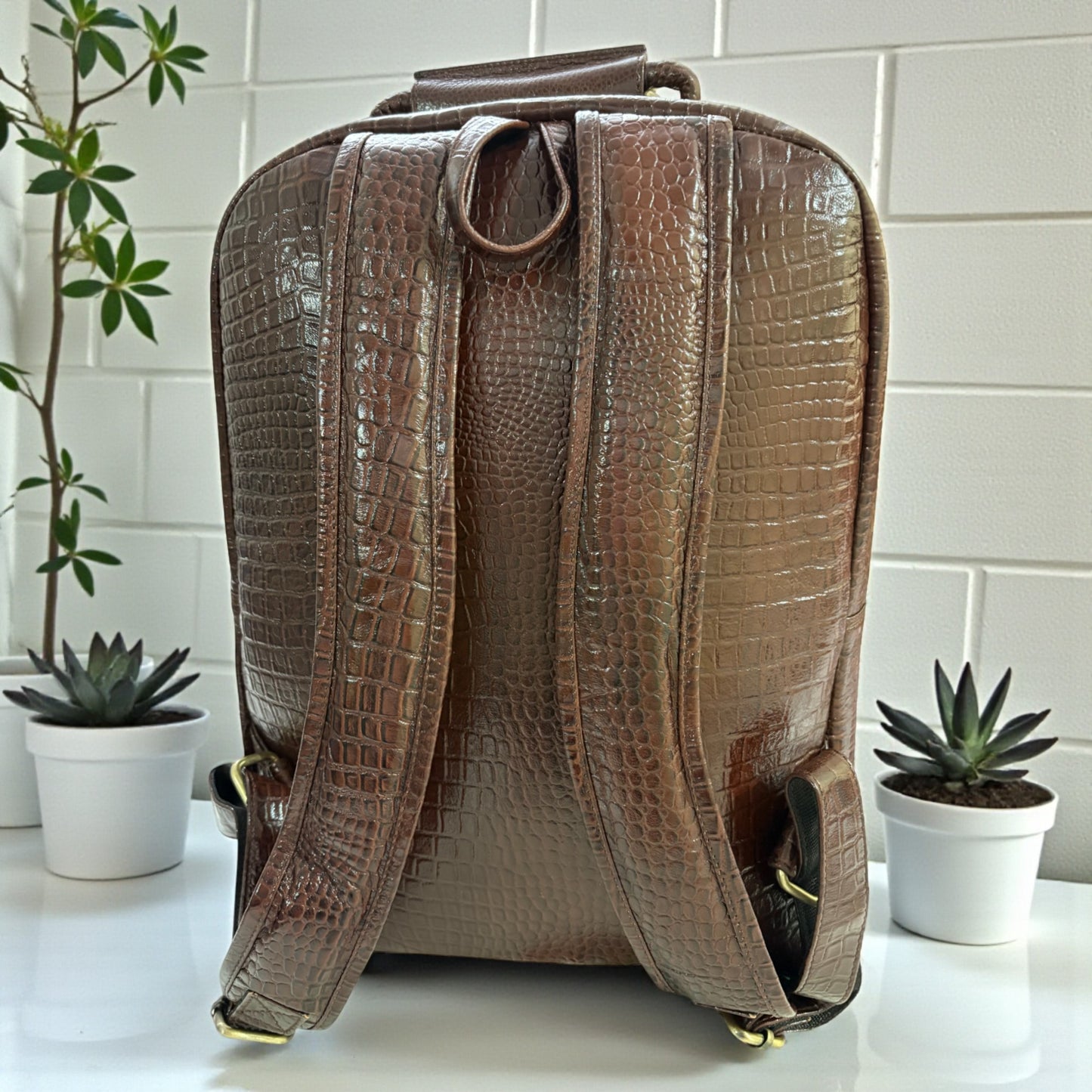 Luxury Crocodile Pattern Leather Backpack, 37x30x12 cm, Multiple Compartments, Brass Hardware (Brown)