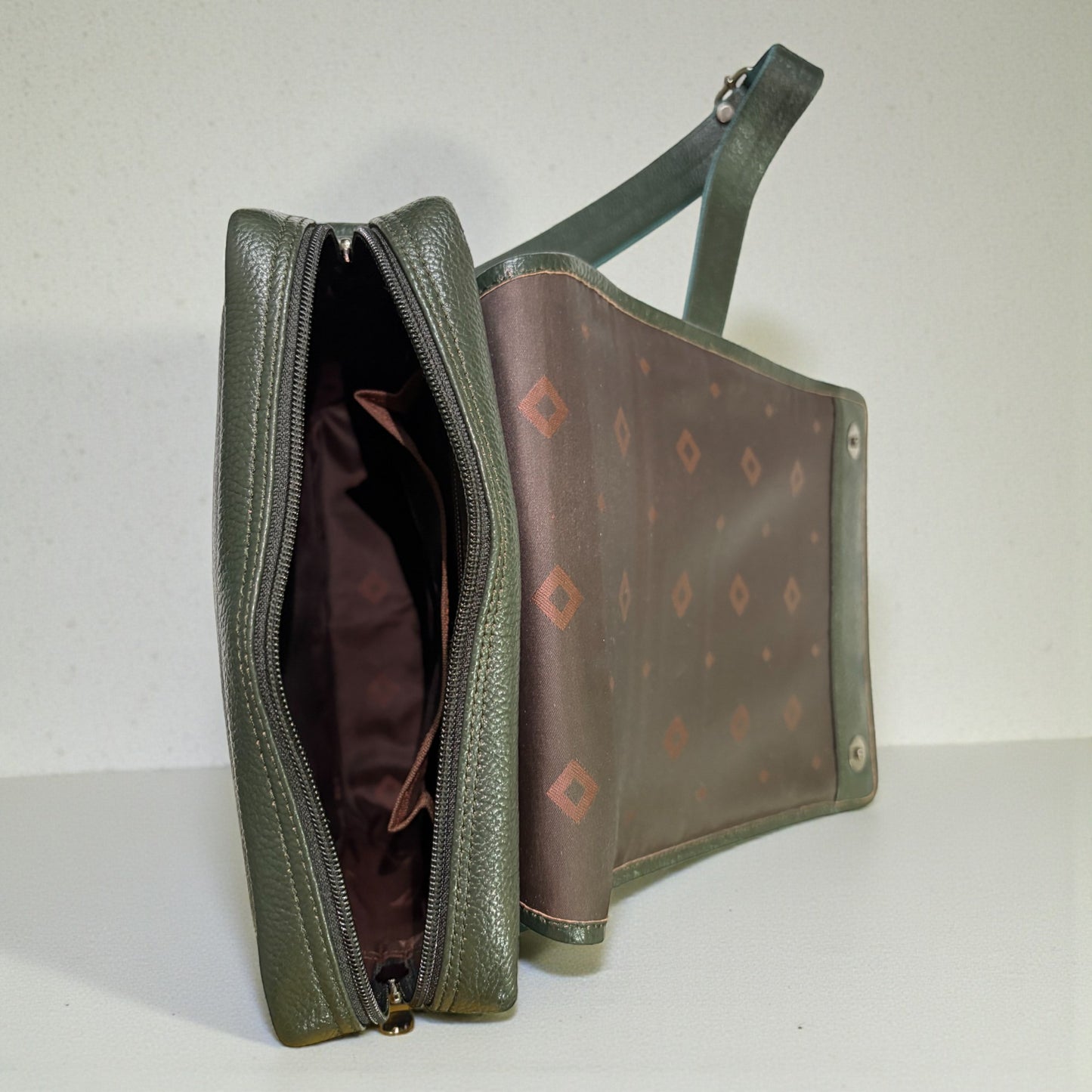 Premium Men's Croc-Pattern Leather Messenger Bag | Dark Green Crossbody Satchel for Office & Daily Use