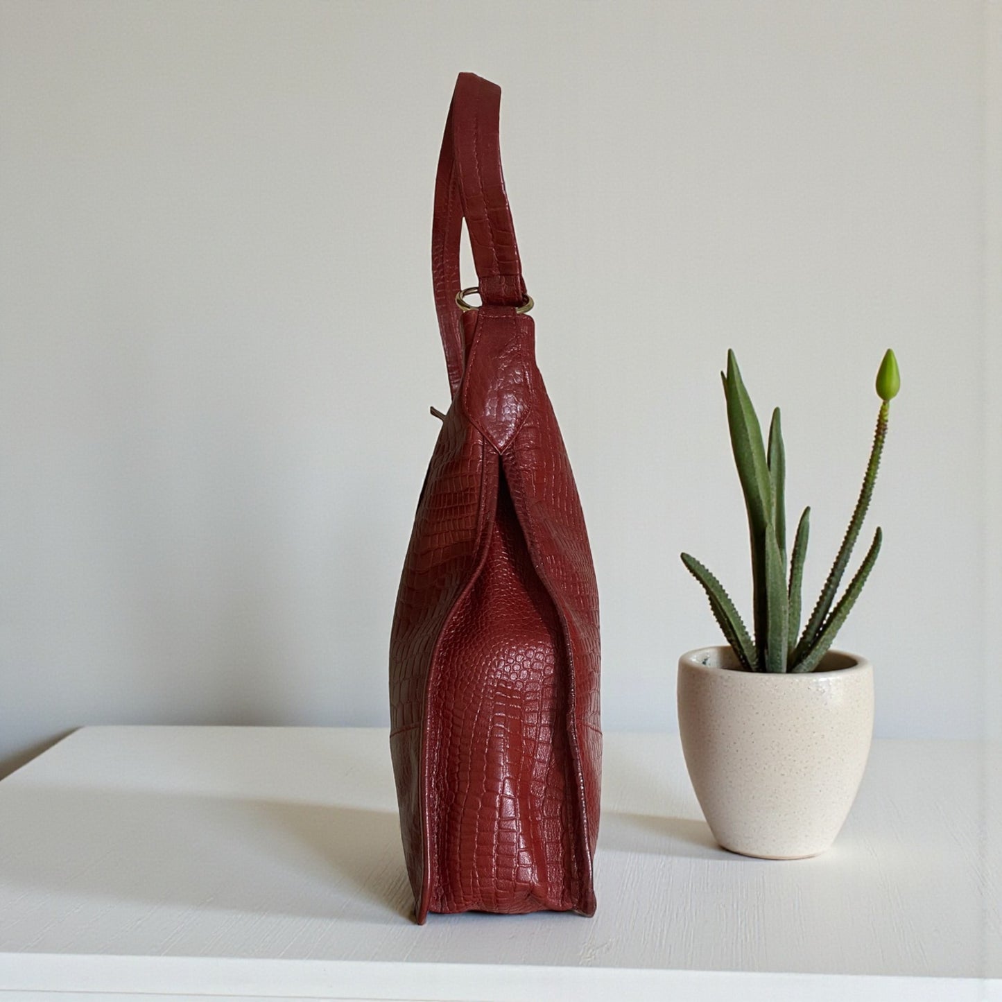 Women’s Maroon Leather Utility Bag | Trendy Shoulder Handbag in Genuine Leather with Spacious Interior & Secure Zipper | Stylish Textured Daily Tote for Work, Travel & Casual Use (Maroon)