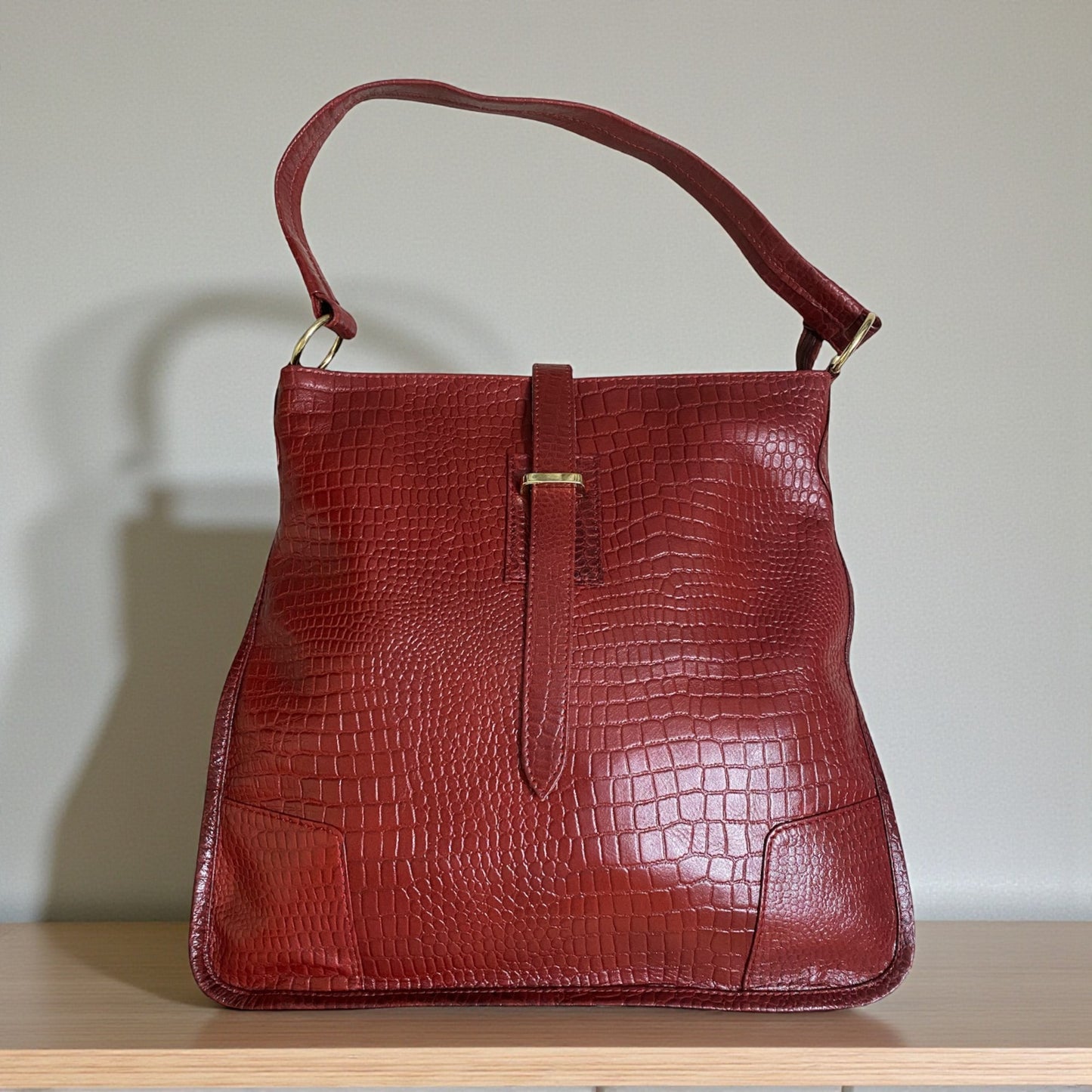 Women’s Maroon Leather Utility Bag | Trendy Shoulder Handbag in Genuine Leather with Spacious Interior & Secure Zipper | Stylish Textured Daily Tote for Work, Travel & Casual Use (Maroon)